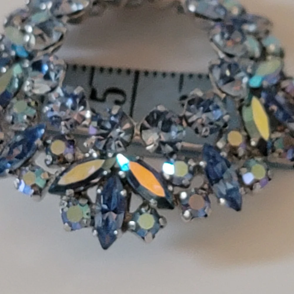 Vintage Signed Sherman Blue Aurora Borealis Rhinestone Wreath Brooch Canada